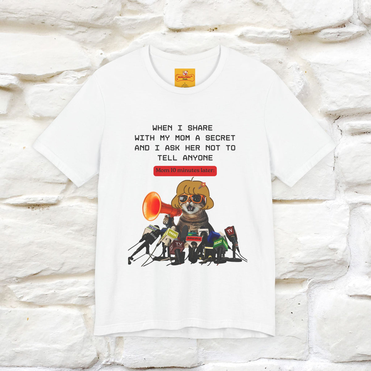 "When I Share  With My Mom a Secret" Cat T-Shirt | Nunu&Miao Studio