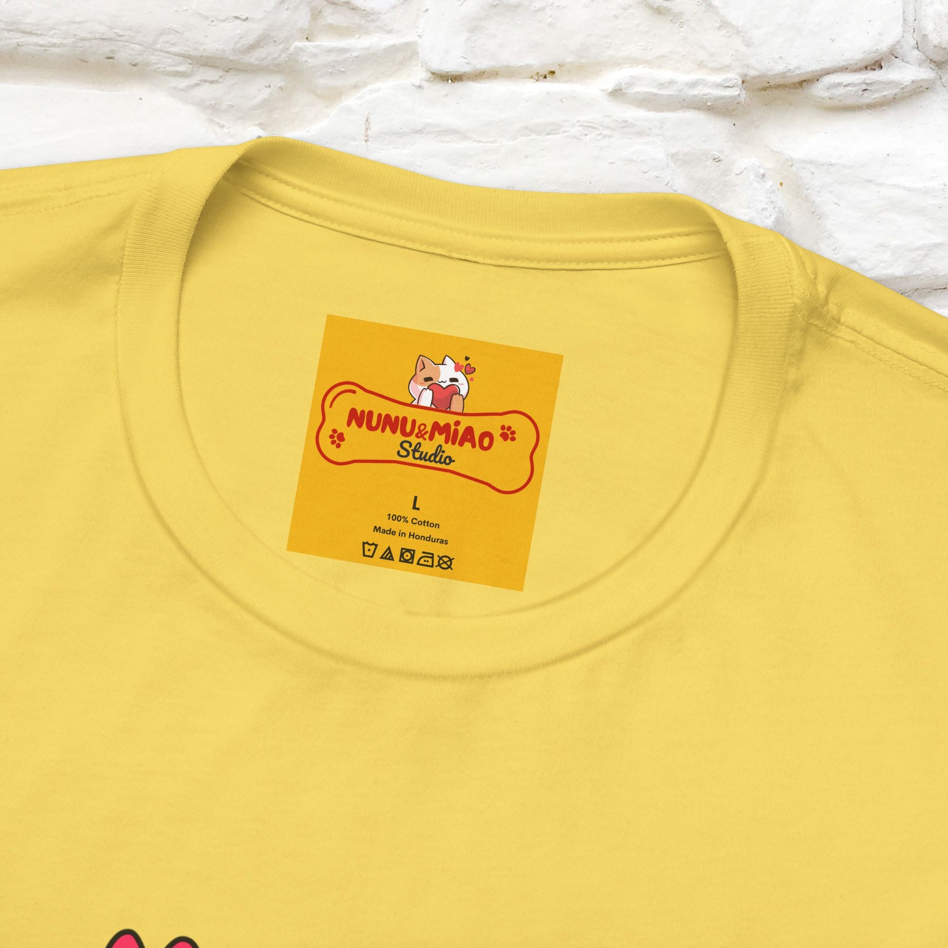 ''Master In Manipulation. How To Train Your Human '' Cat T-Shirt | Nunu&Miao Studio - Nunu&Miao Studio