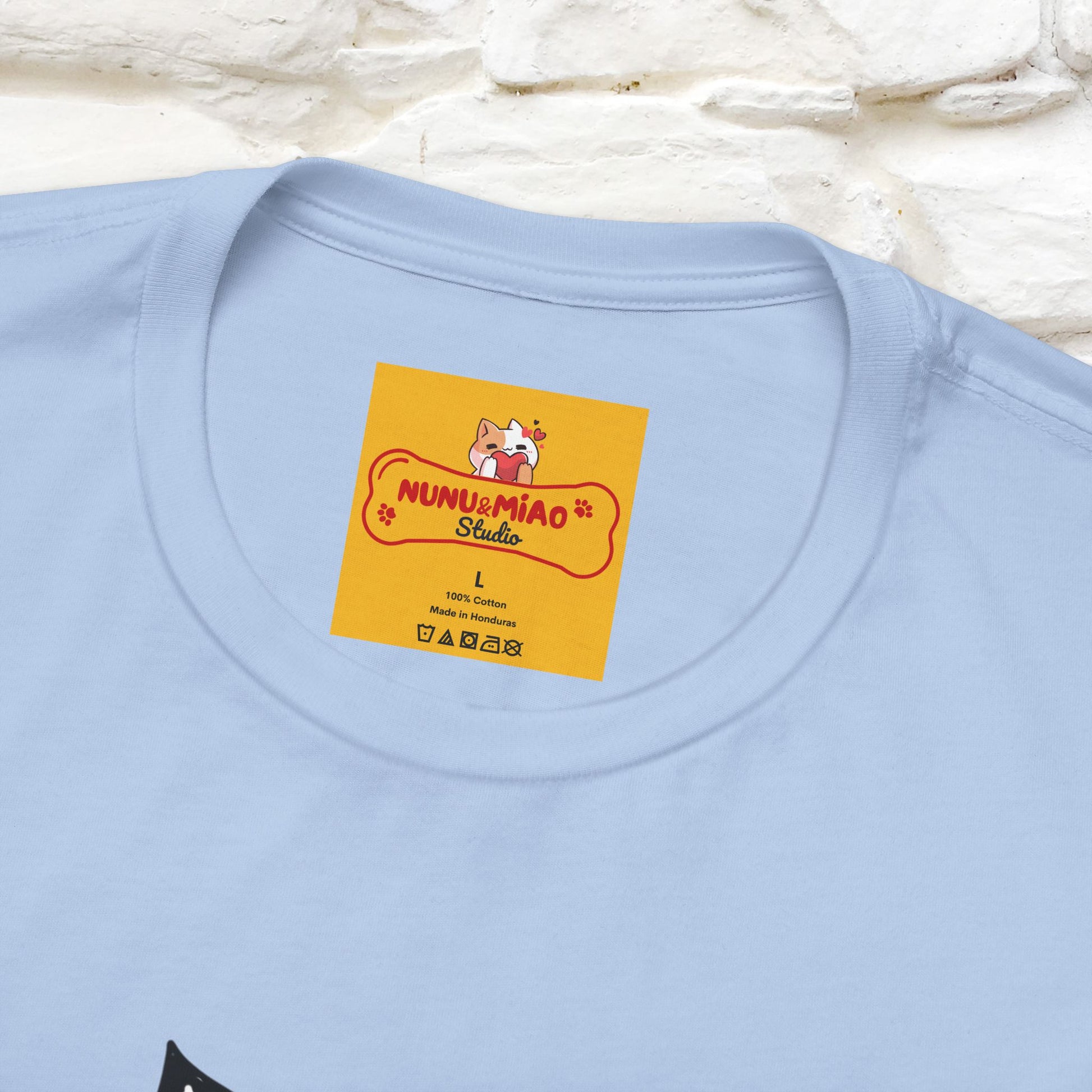 ''Judging You Silently'' | Cat T-Shirt for Men | Nunu&Miao Studio - Nunu&Miao Studio