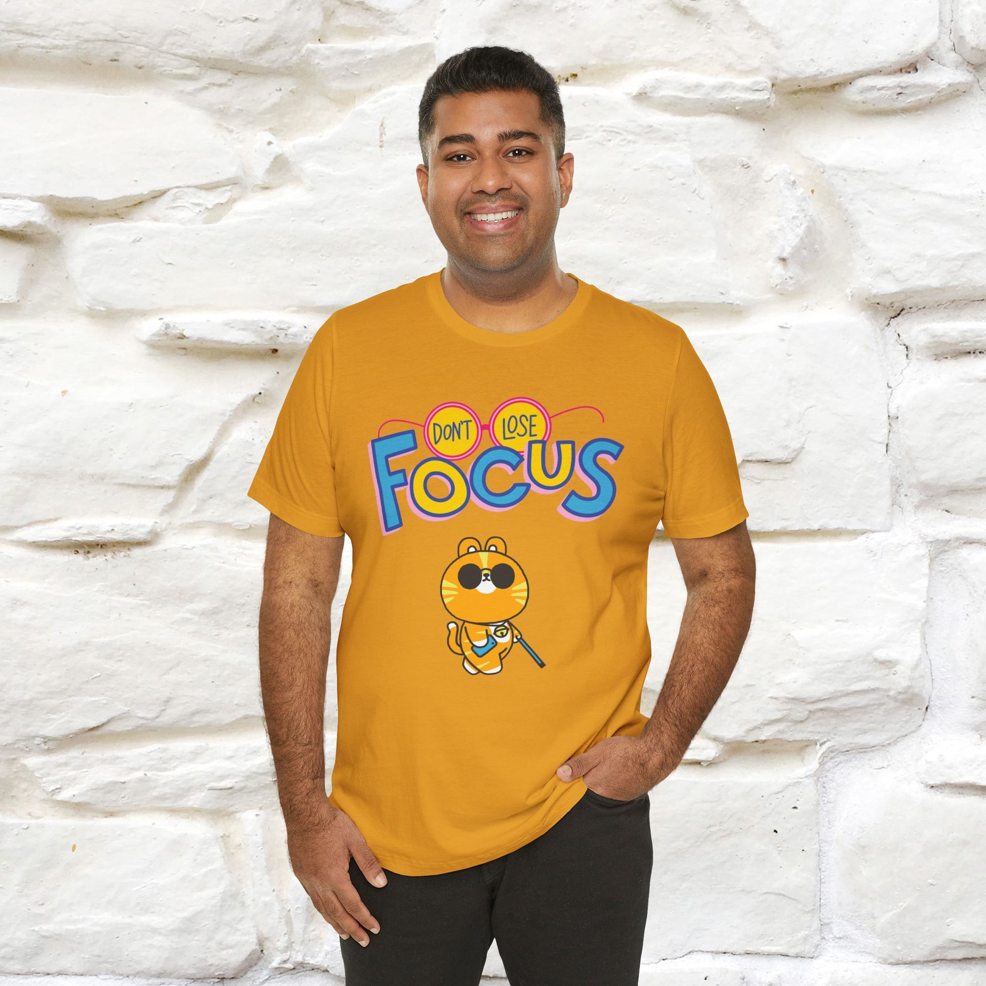 ''Don’t Lose Focus'' Cat T-Shirt | Nunu&Miao Studio - Nunu&Miao Studio