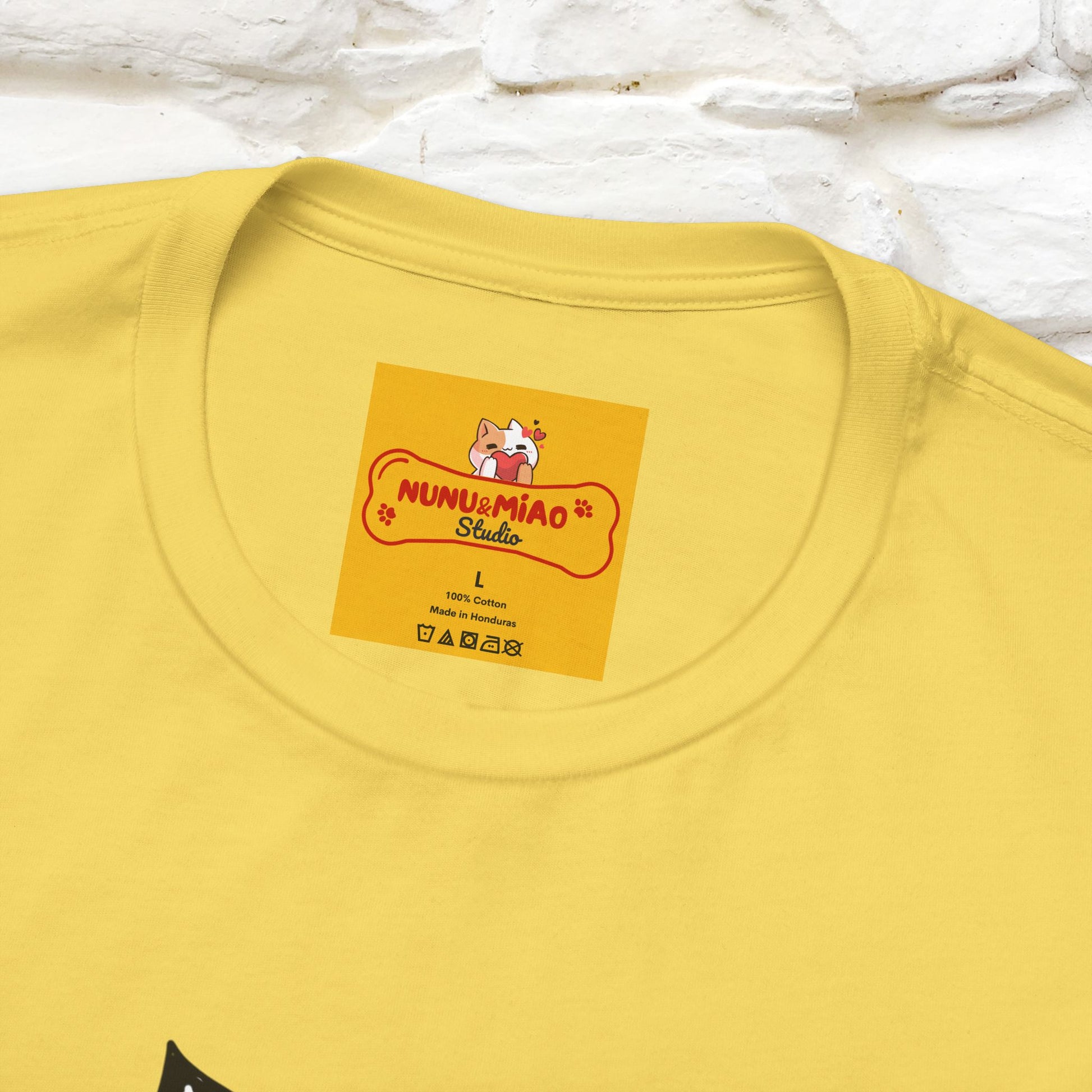 ''Judging You Silently'' | Cat T-Shirt for Men | Nunu&Miao Studio - Nunu&Miao Studio