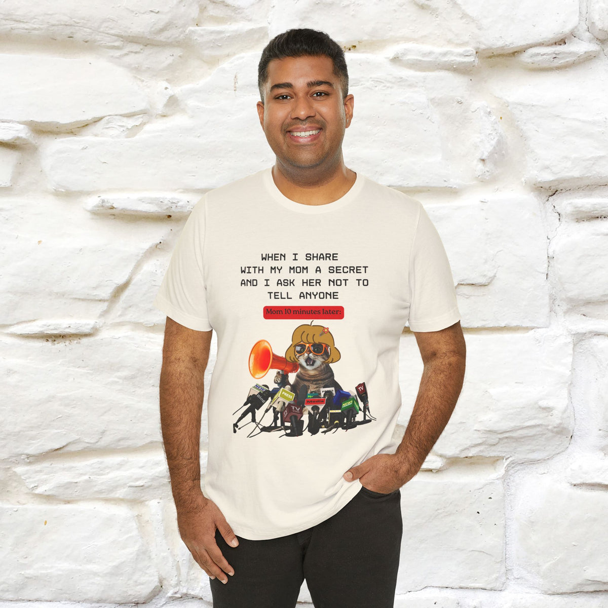"When I Share  With My Mom a Secret" Cat T-Shirt | Nunu&Miao Studio