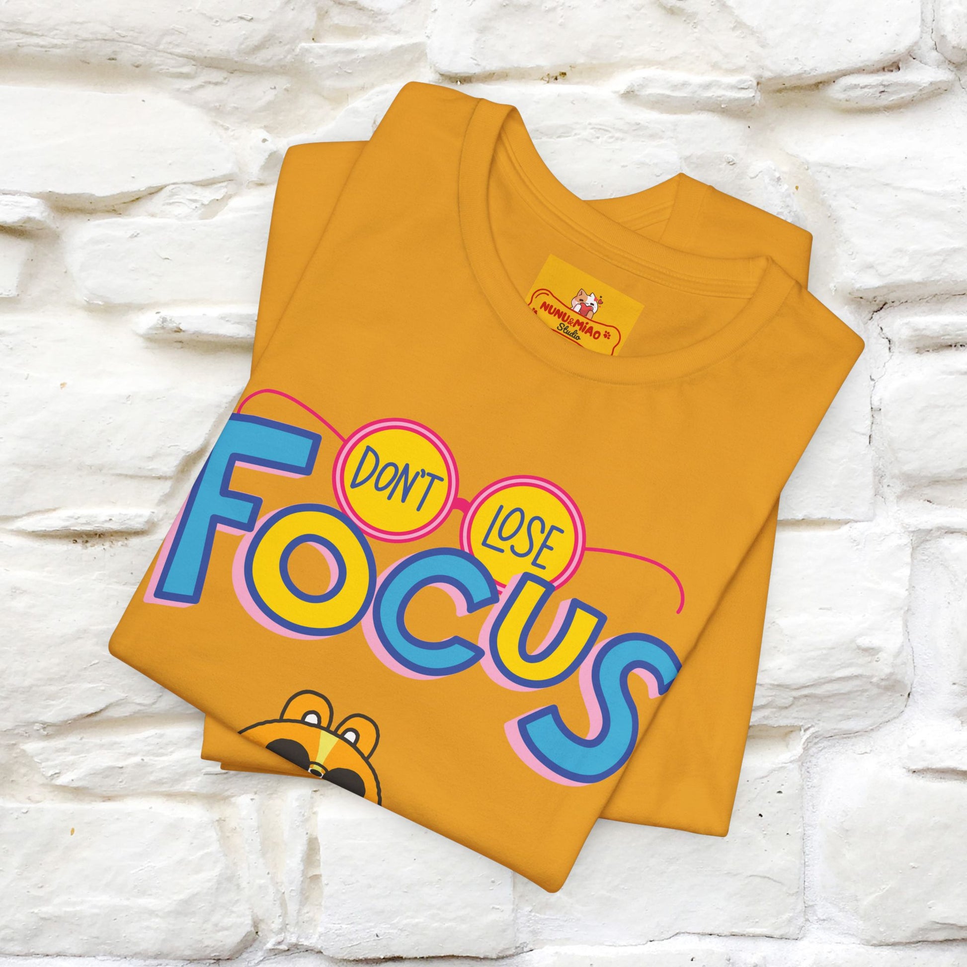 ''Don’t Lose Focus'' Cat T-Shirt | Nunu&Miao Studio - Nunu&Miao Studio