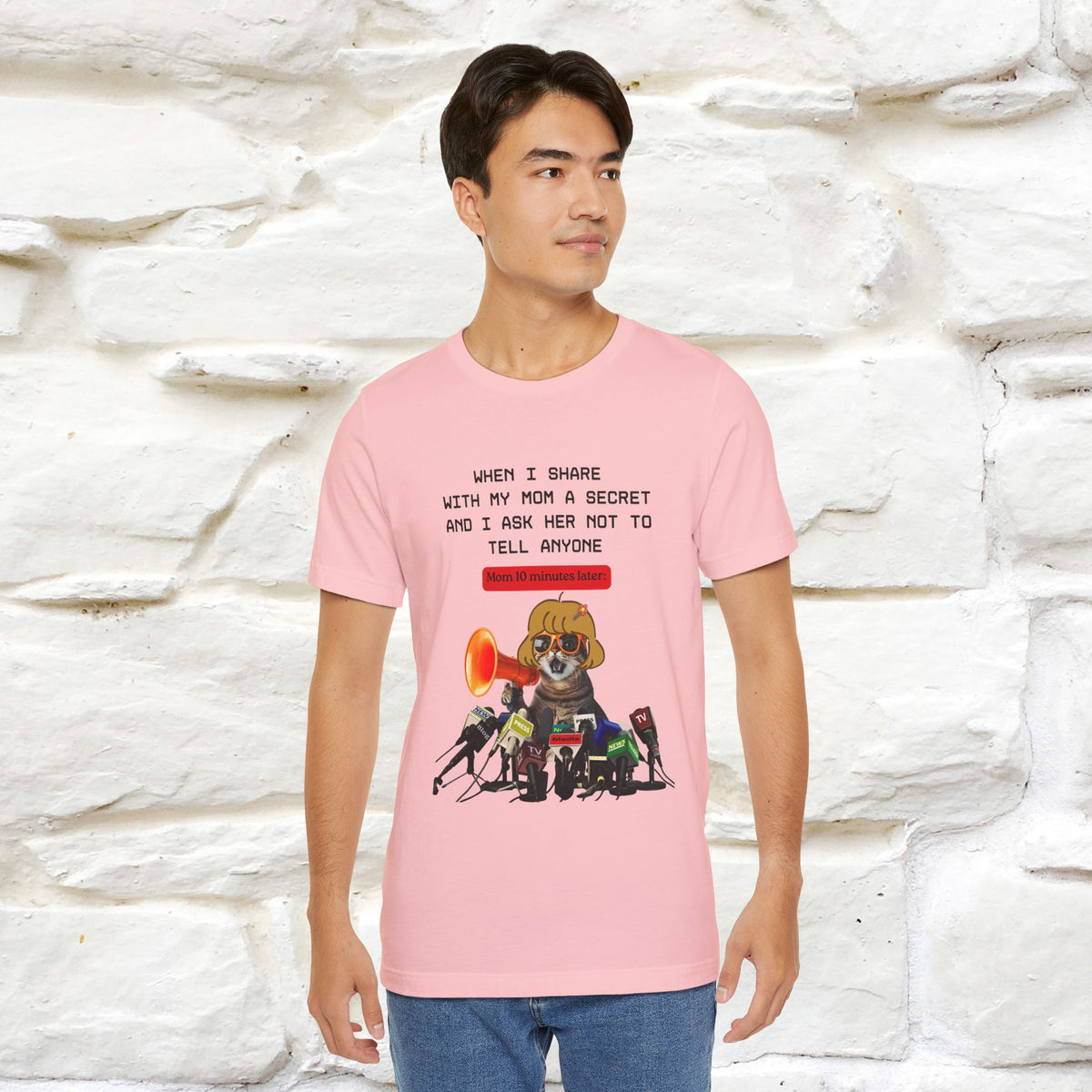 "When I Share  With My Mom a Secret" Cat T-Shirt | Nunu&Miao Studio