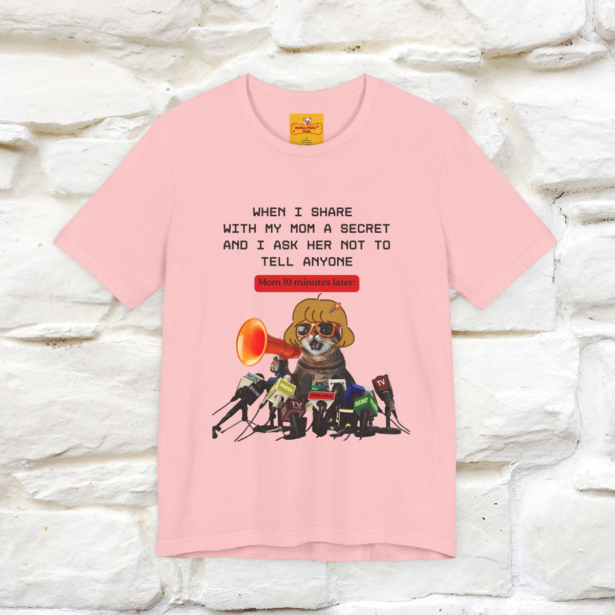 "When I Share  With My Mom a Secret" Cat T-Shirt | Nunu&Miao Studio