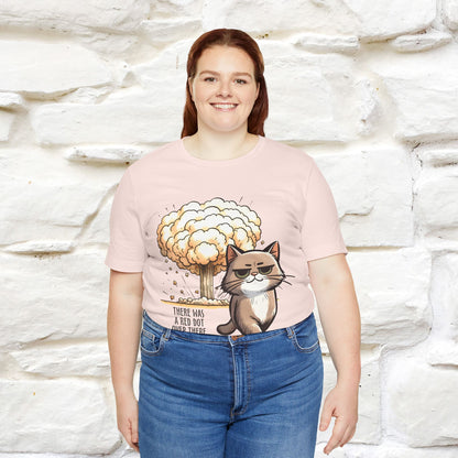 ''The Red Dot Chase'' Funny Cat T-Shirt | Nunu&Miao Studio - Nunu&Miao Studio